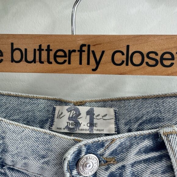 NEW Free People Distressed High Rise Flare Jean Button Fly 31 - Picture 6 of 6